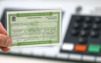 Eleitores têm até amanhã (06) para regularizar título; veja como fazer
