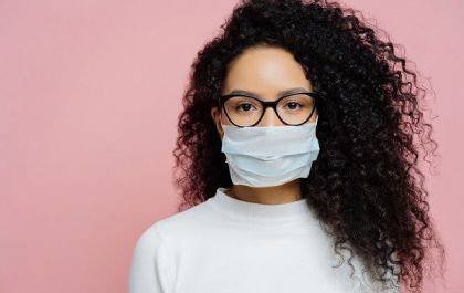 COVID-19: as máscaras estão embaçando seus óculos? Descubra como evitar o problema