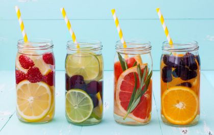 10 águas aromatizadas para fazer em casa