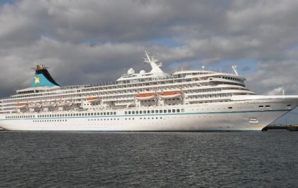 Após 6 meses no mar devido a pandemia, cruzeiro desembarca passageiros