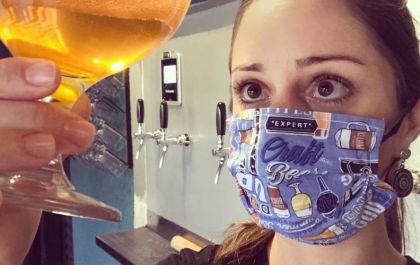 Beer Sommelier: Flávia dá dicas sobre como degustar cerveja artesanal