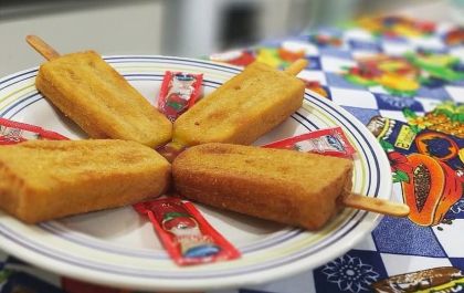 Empresário vende picolé de coxinha e salva negócio