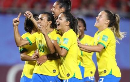 CBF anuncia salários iguais para atletas das seleções