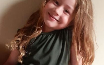 Criança quer vender o cabelo para ajudar menino três-lagoense com câncer raro