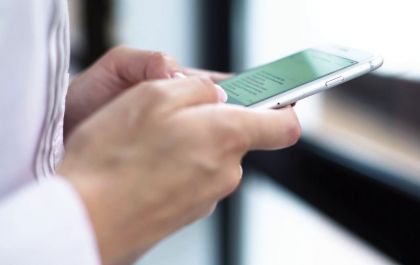 Disparo de WhatsApp na eleição pode ser punido por nova lei