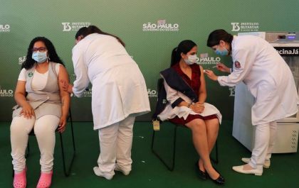 Pazuello antecipa para hoje início da vacinação em todo país