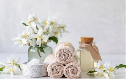 4 poderosos banhos de limpeza energética recomendados pelas benzedeiras