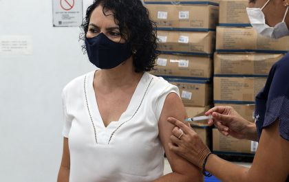 Três Lagoas recebe mais 1.334 doses de vacina contra a Covid-19