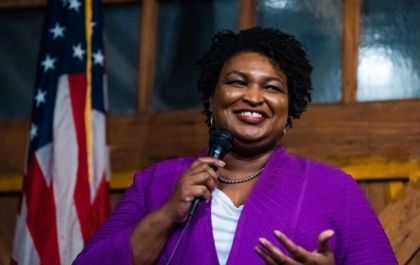 Ativista Stacey Abrams é indicada ao Prêmio Nobel da Paz