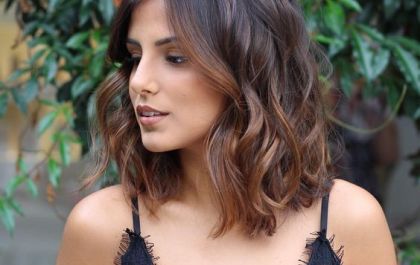 Morena iluminada: especilista cita algumas dicas para garantir o melhor resultado em seu cabelo