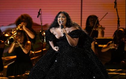 Lizzo faz desabafo sobre autoaceitação&nbsp;