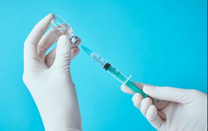 Saúde de TL começa a vacinar pessoas com 24 anos ou mais de idade contra Covid-19