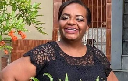 Racistas atacam nas redes a 1ª vacinada contra a Covid no Brasil