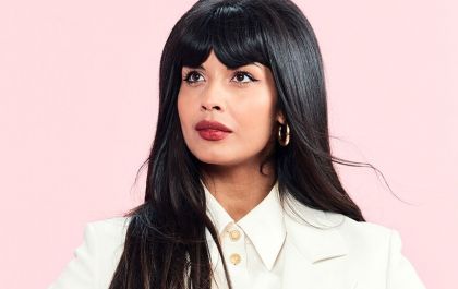 Jameela Jamil dá dicas de autoestima; dizer “não” é uma