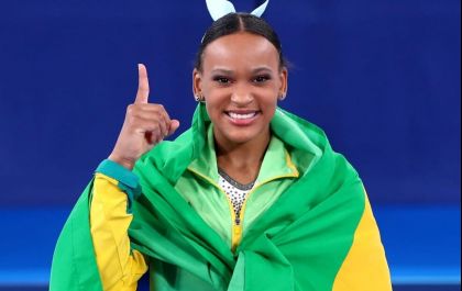 Rebeca Andrade salta para a história e é ouro nas Olimpíadas de Tóquio