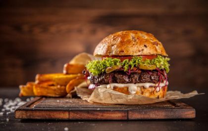Encontre sua receita preferida de hambúrguer e aventure-se na cozinha