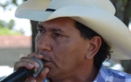 O grande locutor de rodeio Billy Branco começa amanhã o Programa Arena 102 na Rádio Agitta Cidade FM