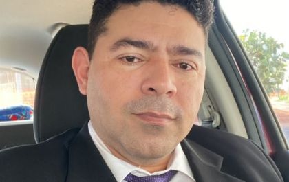 Sob as lentes: Dr. Fabiano dos Santos Oliveira