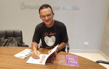 Escritor e radialista Marcio Ribeiro celebra o poder das palavras