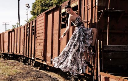 Trilhos do tempo: Edição 34 mostra moda em cenário histórico de Três Lagoas