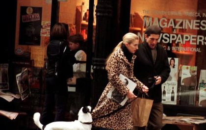 Carolyn Bessette Kennedy: o estilo clássico que continua a inspirar a moda atual