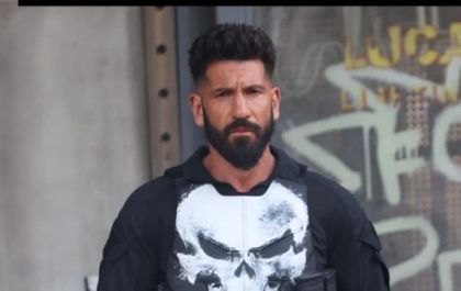 Jon Bernthal retorna como Justiceiro em visual inédito