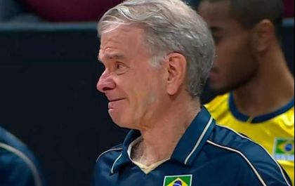 Bernardinho vive momento de luto e dor durante eliminatória no Mundial de Vôlei