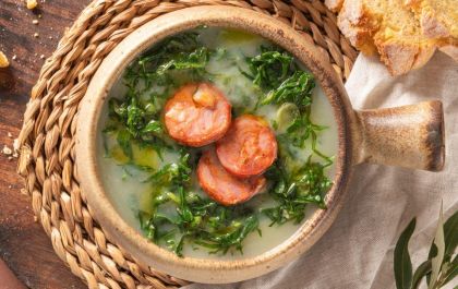 Sopas e caldos: receitas para os dias frios