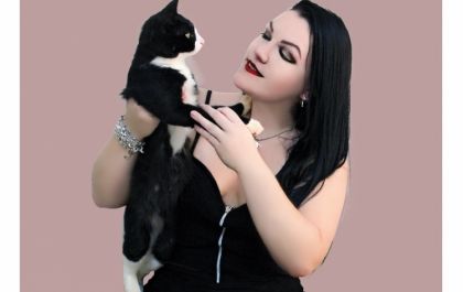 'Cabe mais um?' - Janaina e seus 24 gatos