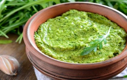 Molho pesto com rúcula - o segredo da 81