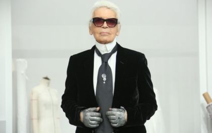 Diretor criativo da Chanel, Karl Lagerfeld, morre aos 85 anos