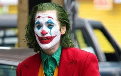Medo de palhaço? Novo filme do Coringa promete ser perturbador e exuberante