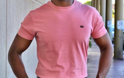 Como usar cor-de-rosa em looks masculinos