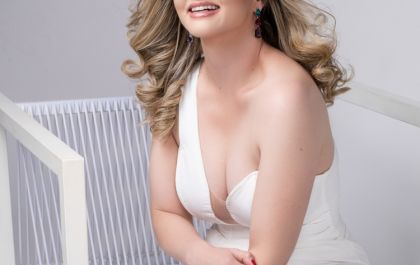 Mulher batalhadora e poderosa: Conheça todas as versões da Cirurgiã Plástica Suelen Melão