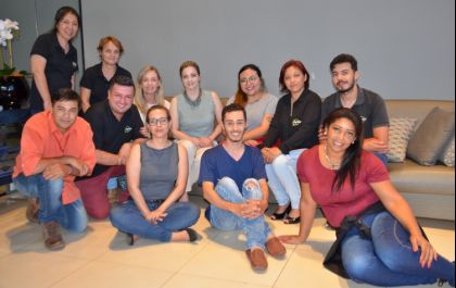Visita mais que especial! Suelen Melão faz um passeio pela nossa redação