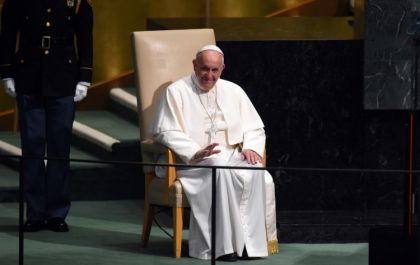Coronavírus: Papa teme genocídio se economia ficar a frente da saúde