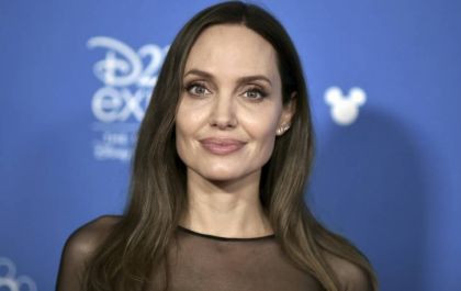 Angelina Jolie alerta sobre abuso sexual infantil no isolamento
